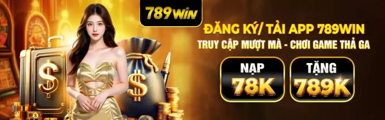 Bàn Baccarat tại 55vin nhà cái với các lá bài và chip cược, thể hiện chiến lược chơi hiệu quả